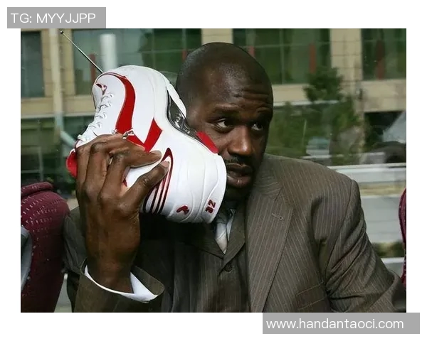 大脚球星纵横绿茵场展现远射绝技引领球队攻防核心风采 大脚球星纵横绿茵场展现远射绝技引领球队攻防核心风采