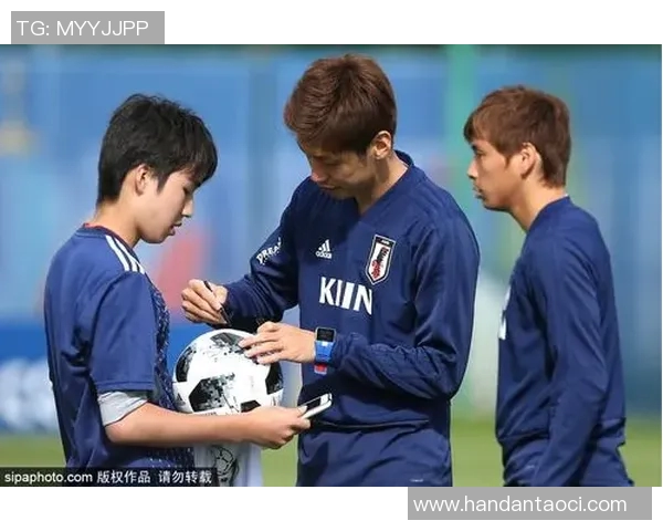日本头牌足球球星率领国家队再创辉煌备受球迷热情追捧 日本头牌足球球星率领国家队再创辉煌备受球迷热情追捧